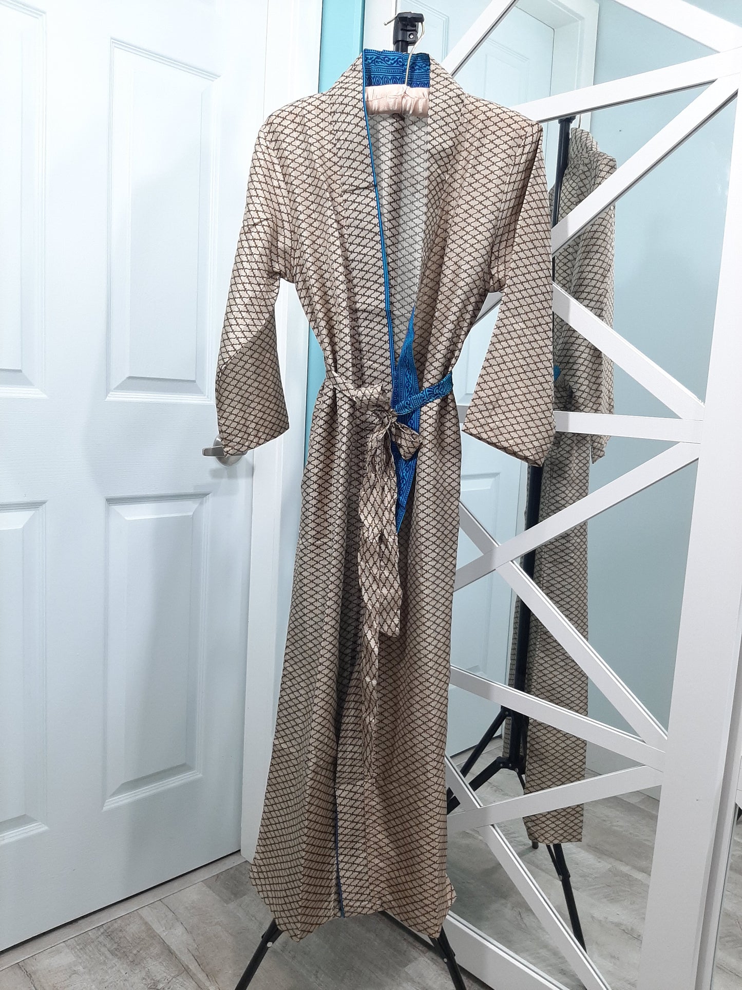 Robe - Elegant - Youth/Ladies Small