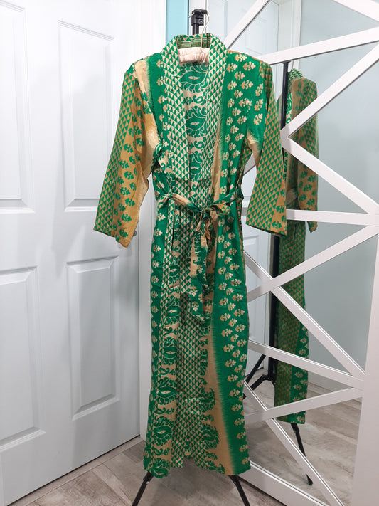 Robe - Life Out Loud - Youth/Ladies Small